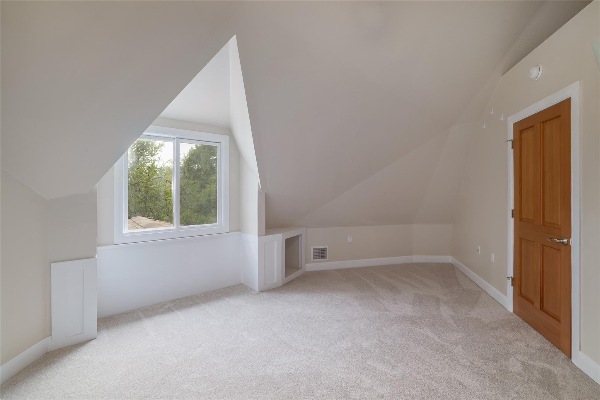 16 Tall Oaks Trl, Austin, TX 78737