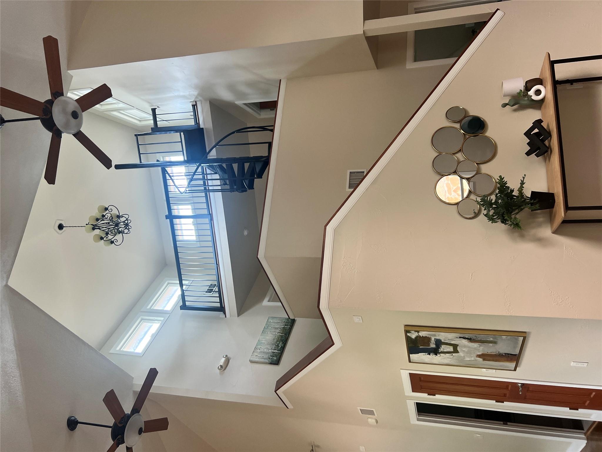 16 Tall Oaks Trl, Austin, TX 78737