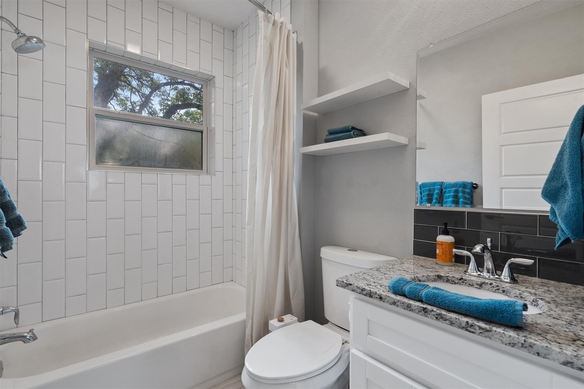 2102 E 14th St # A, Austin, TX 78702