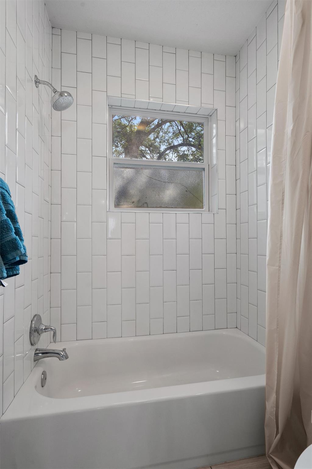 2102 E 14th St # A, Austin, TX 78702