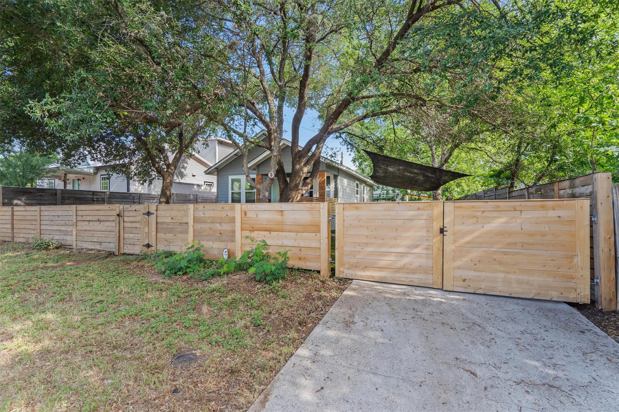 2102 E 14th St # A, Austin, TX 78702