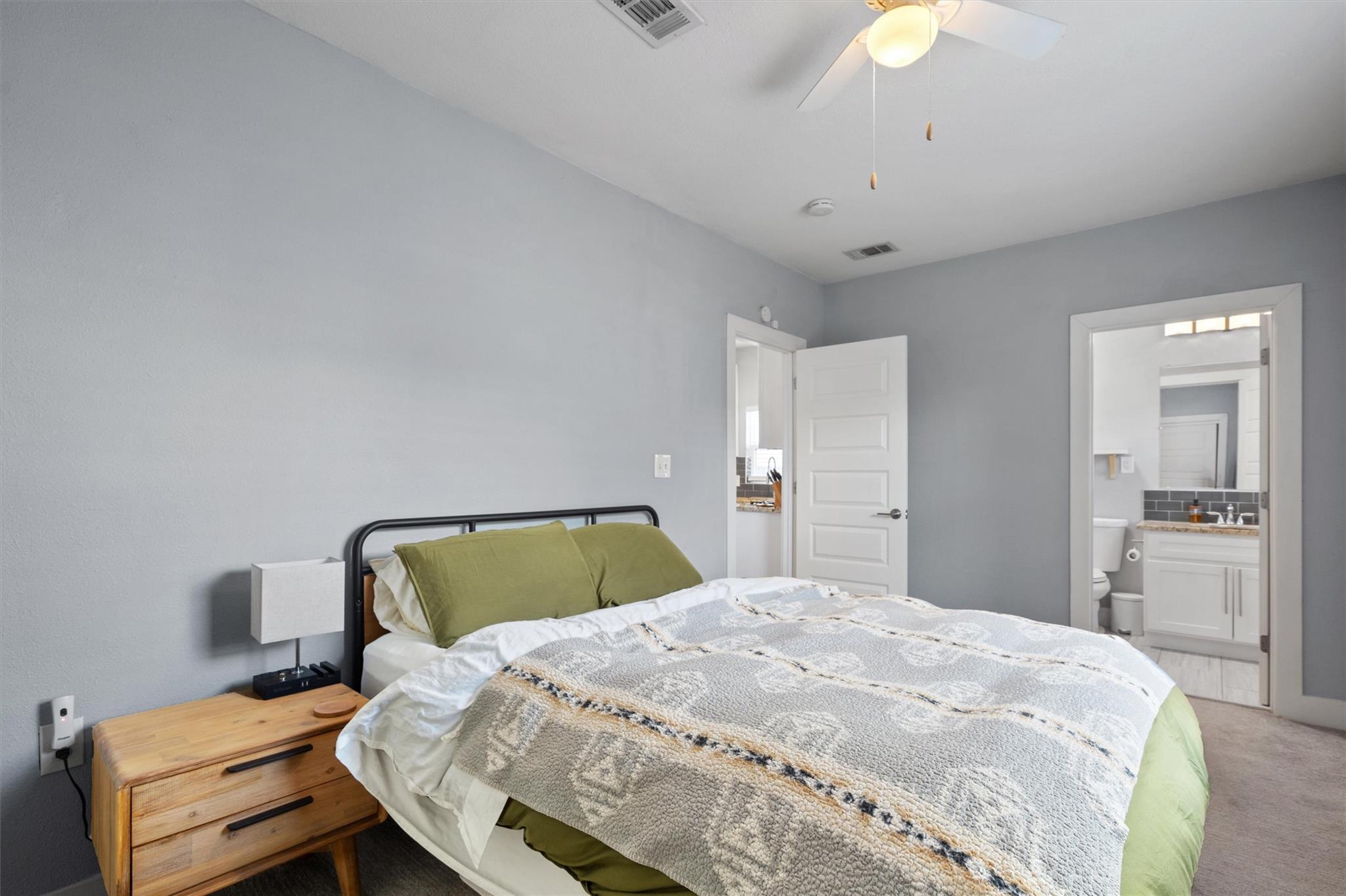 2102 E 14th St # A, Austin, TX 78702