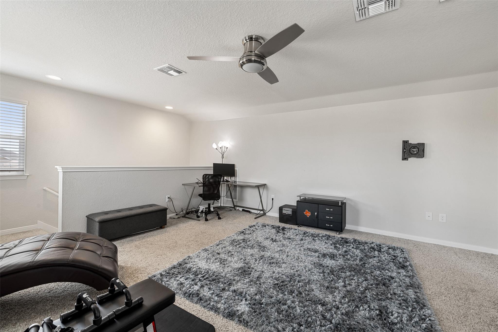 119 Stellamar Dr, Hutto, TX 78634