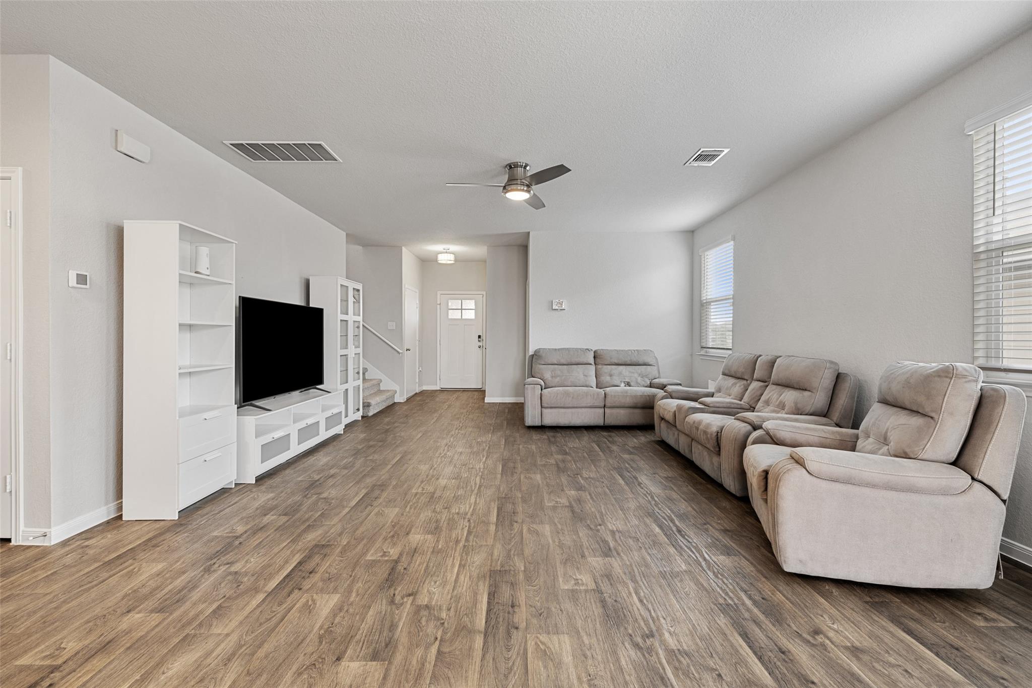 119 Stellamar Dr, Hutto, TX 78634