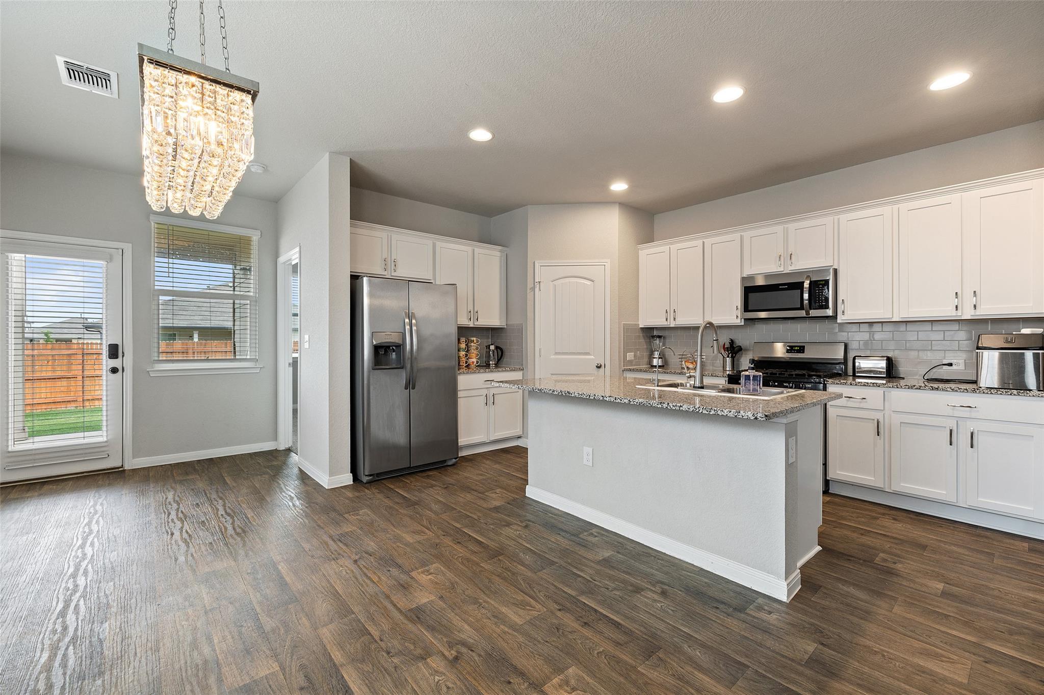 119 Stellamar Dr, Hutto, TX 78634