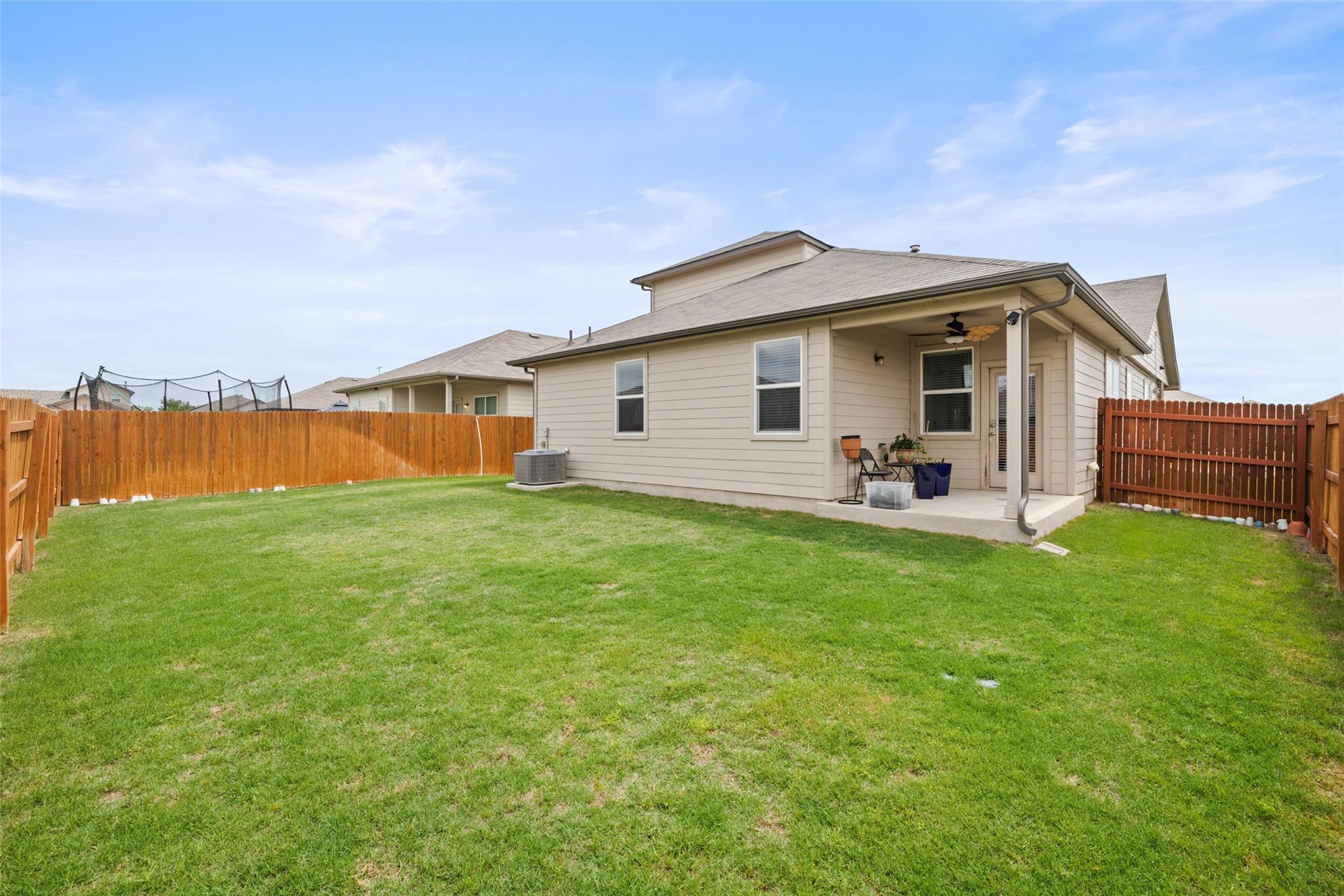 119 Stellamar Dr, Hutto, TX 78634