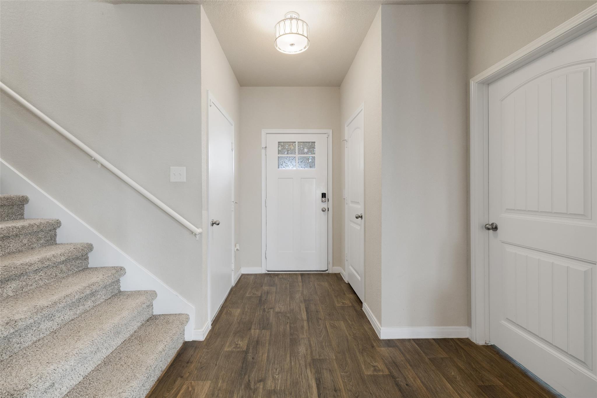 119 Stellamar Dr, Hutto, TX 78634