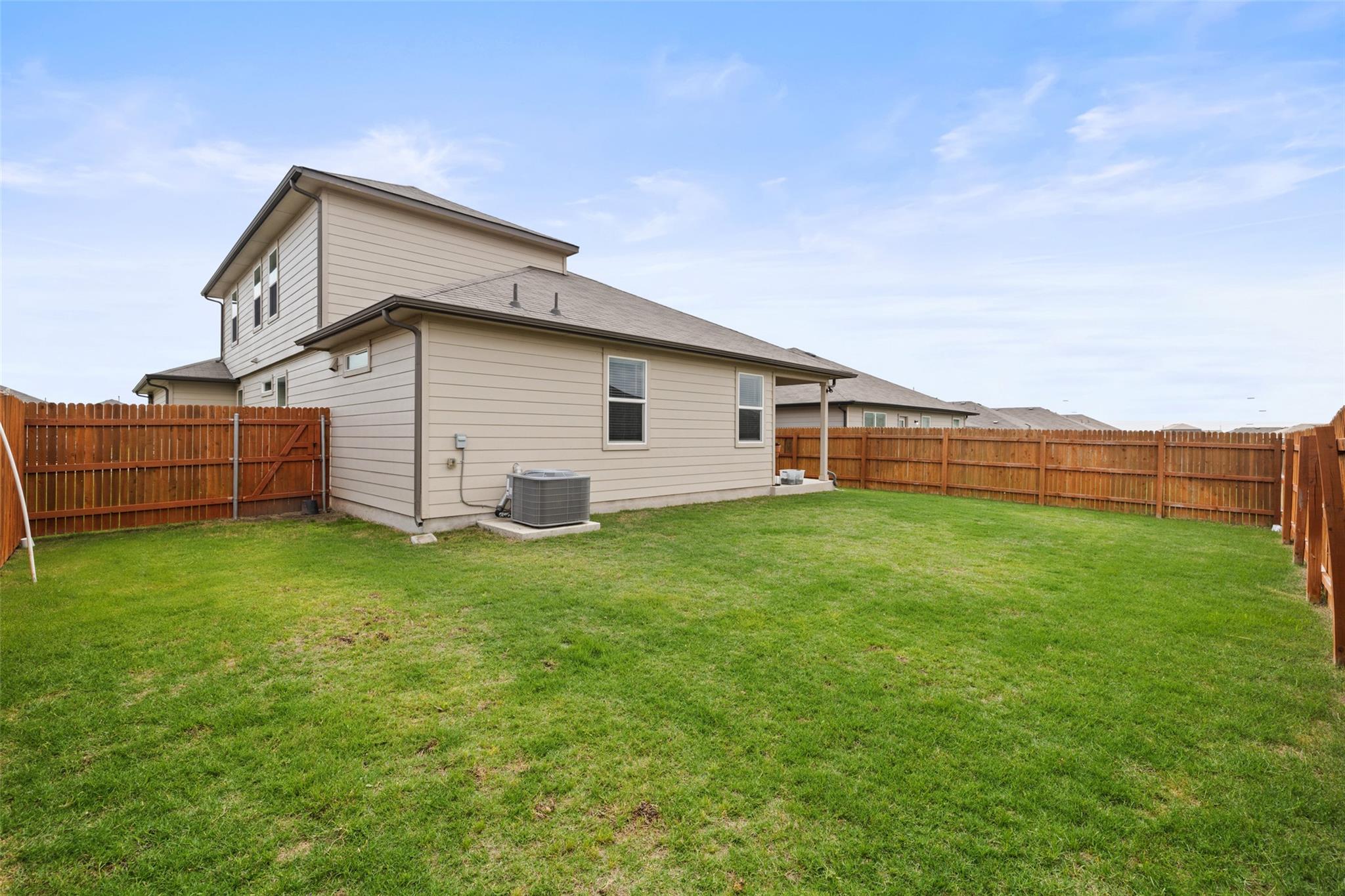 119 Stellamar Dr, Hutto, TX 78634