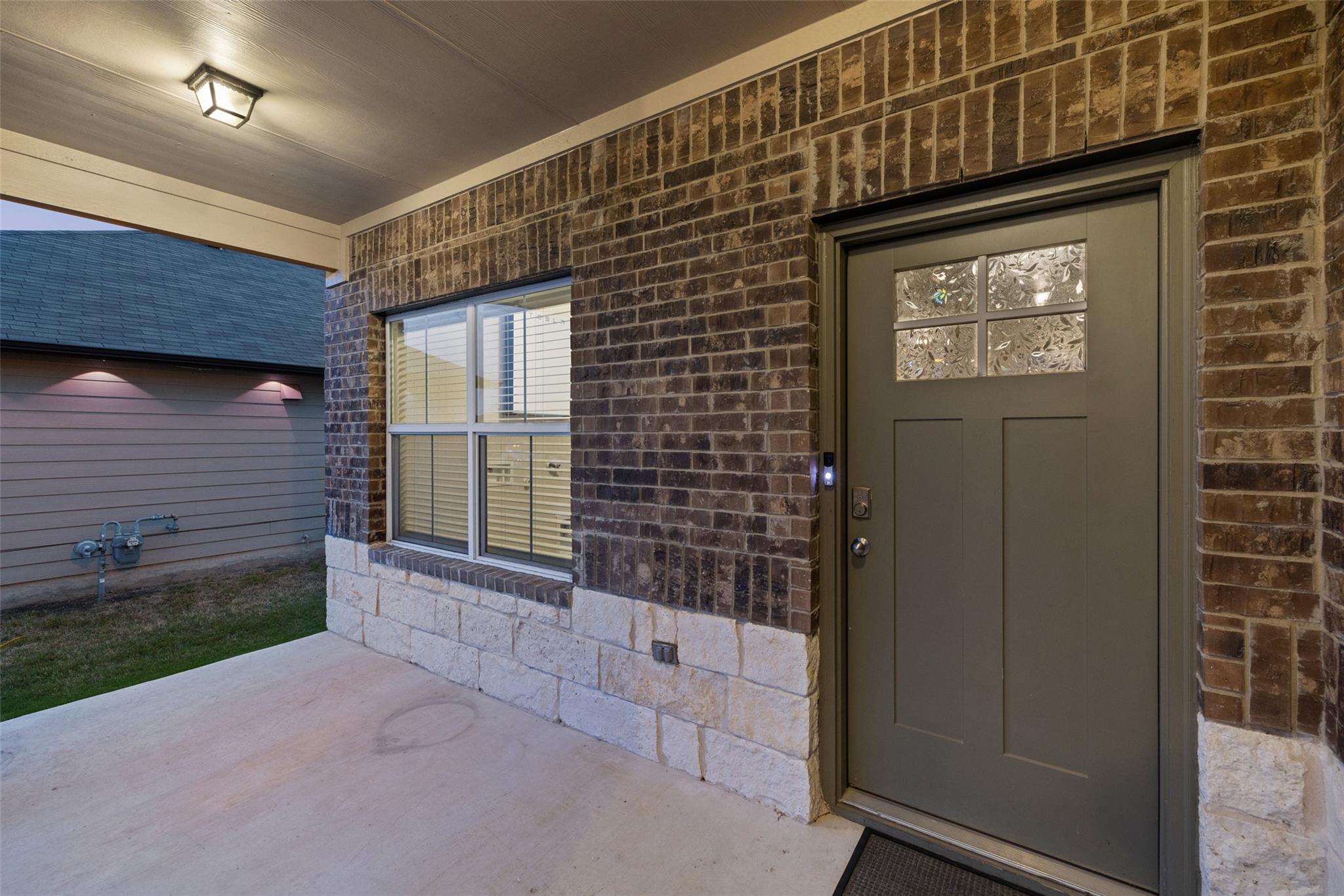 119 Stellamar Dr, Hutto, TX 78634