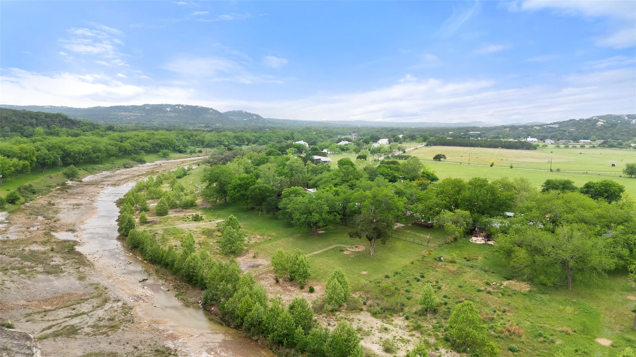 2410 Flite Acres Rd, Wimberley, TX 78676
