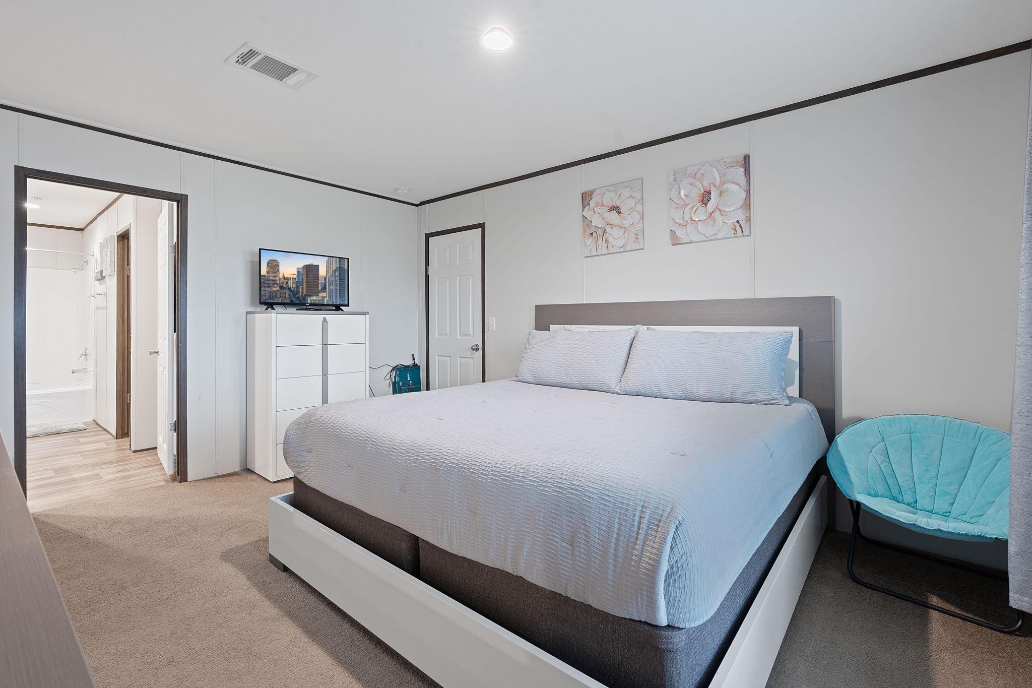 121 Fate Ct, Kyle, TX 78640