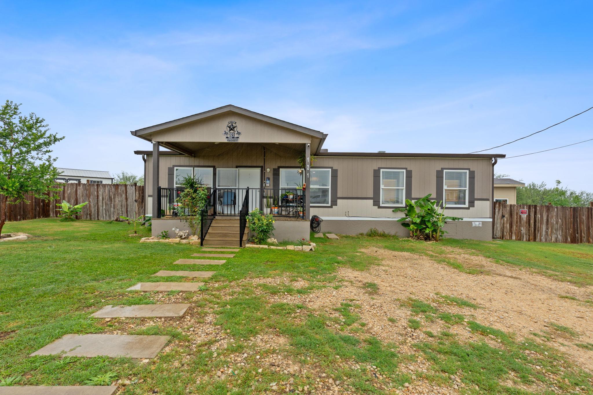 121 Fate Ct, Kyle, TX 78640