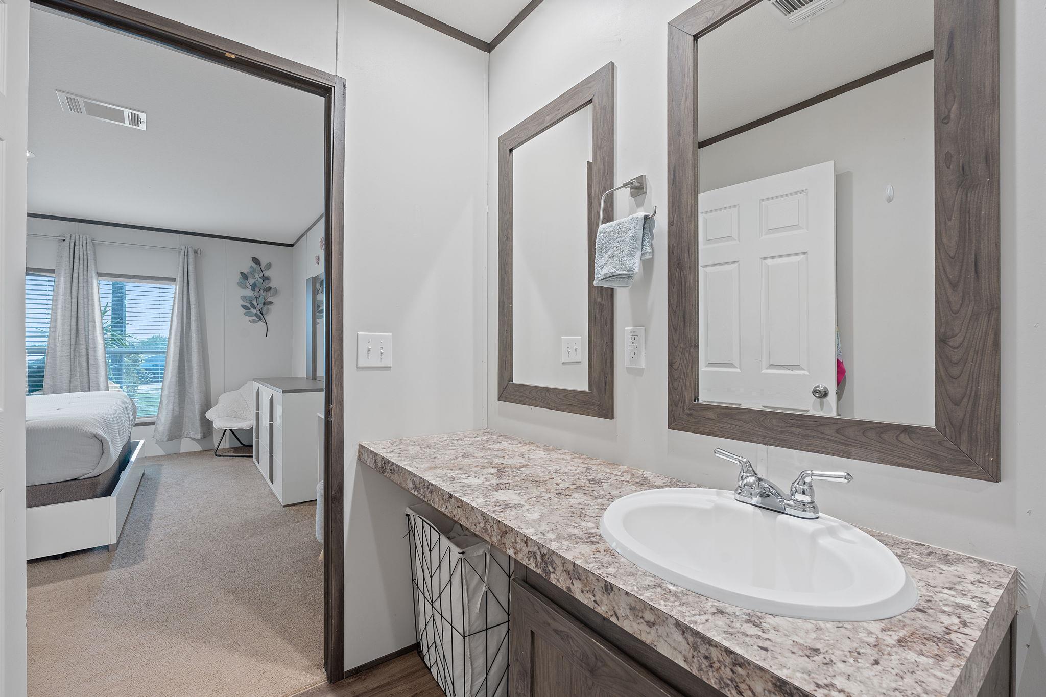 121 Fate Ct, Kyle, TX 78640