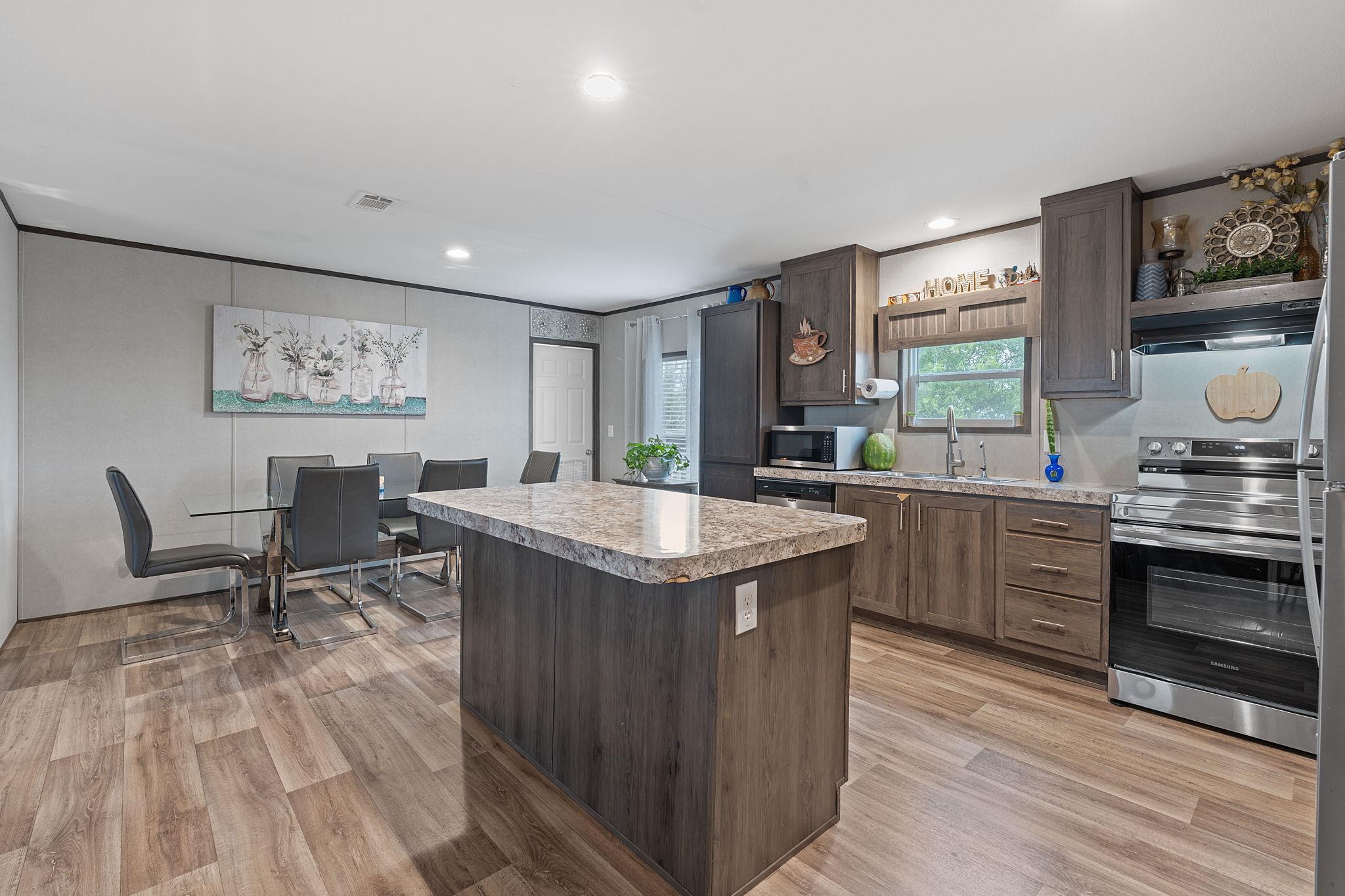 121 Fate Ct, Kyle, TX 78640