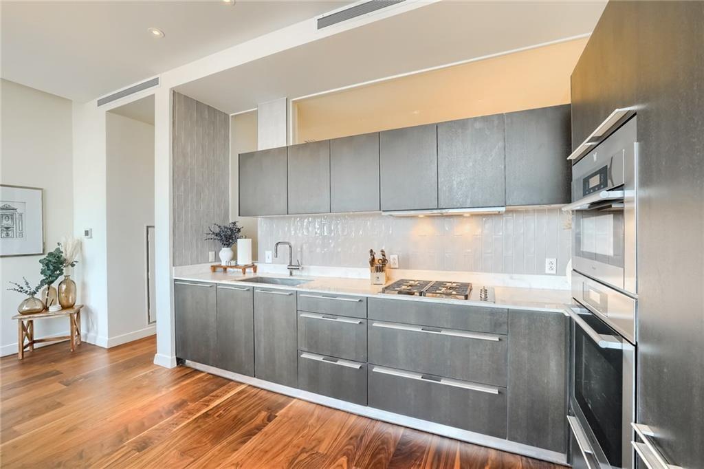 210 Lavaca St # 2209, Austin, TX 78701