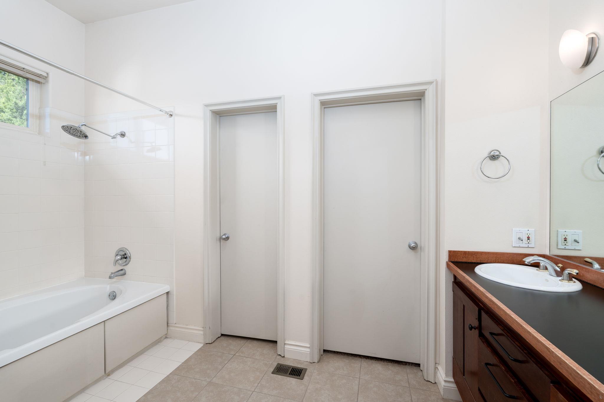 5310 Scenic View Dr, Austin, TX 78746