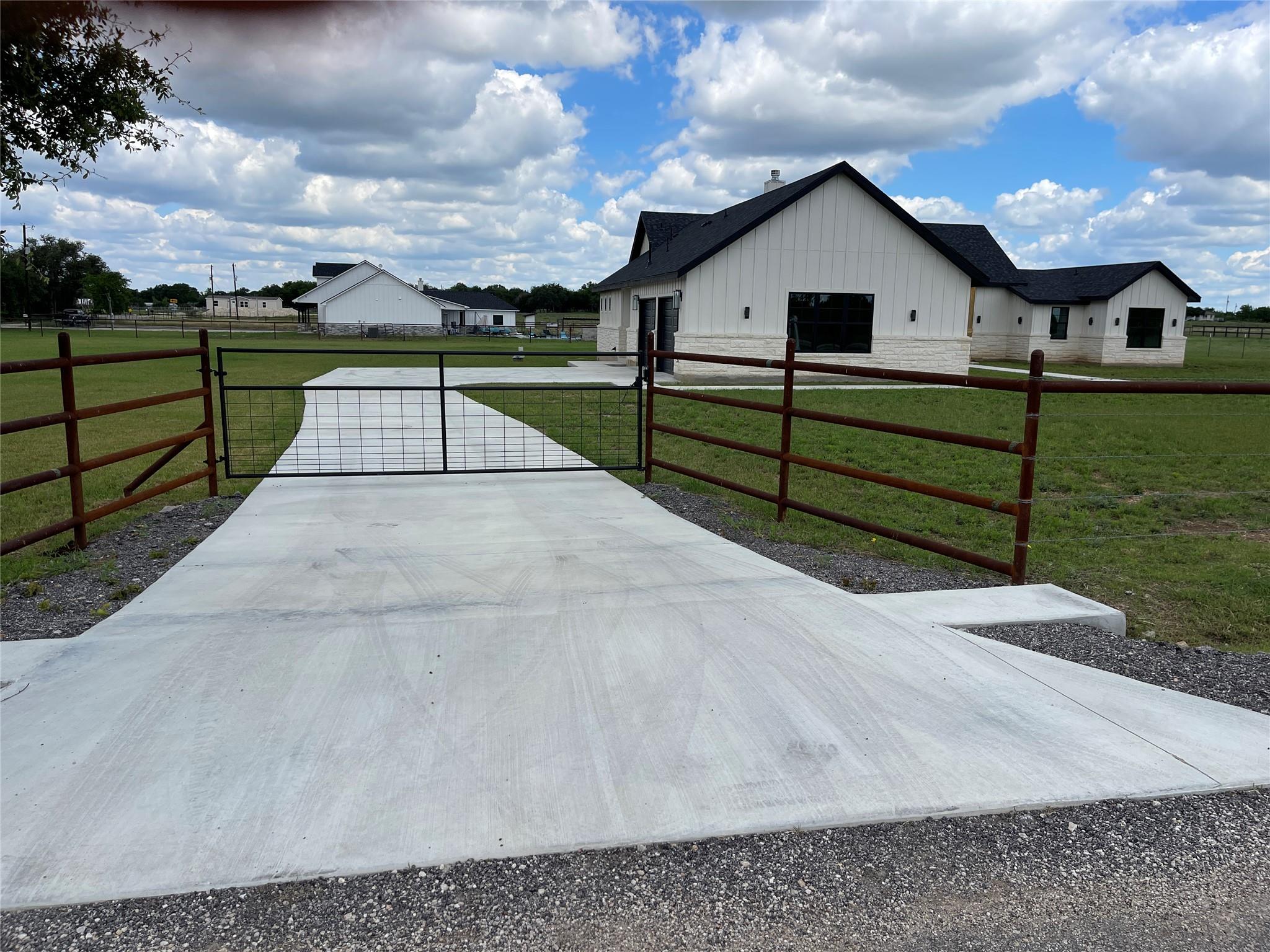 1754 County Road 146 Rd, Georgetown, TX 78633