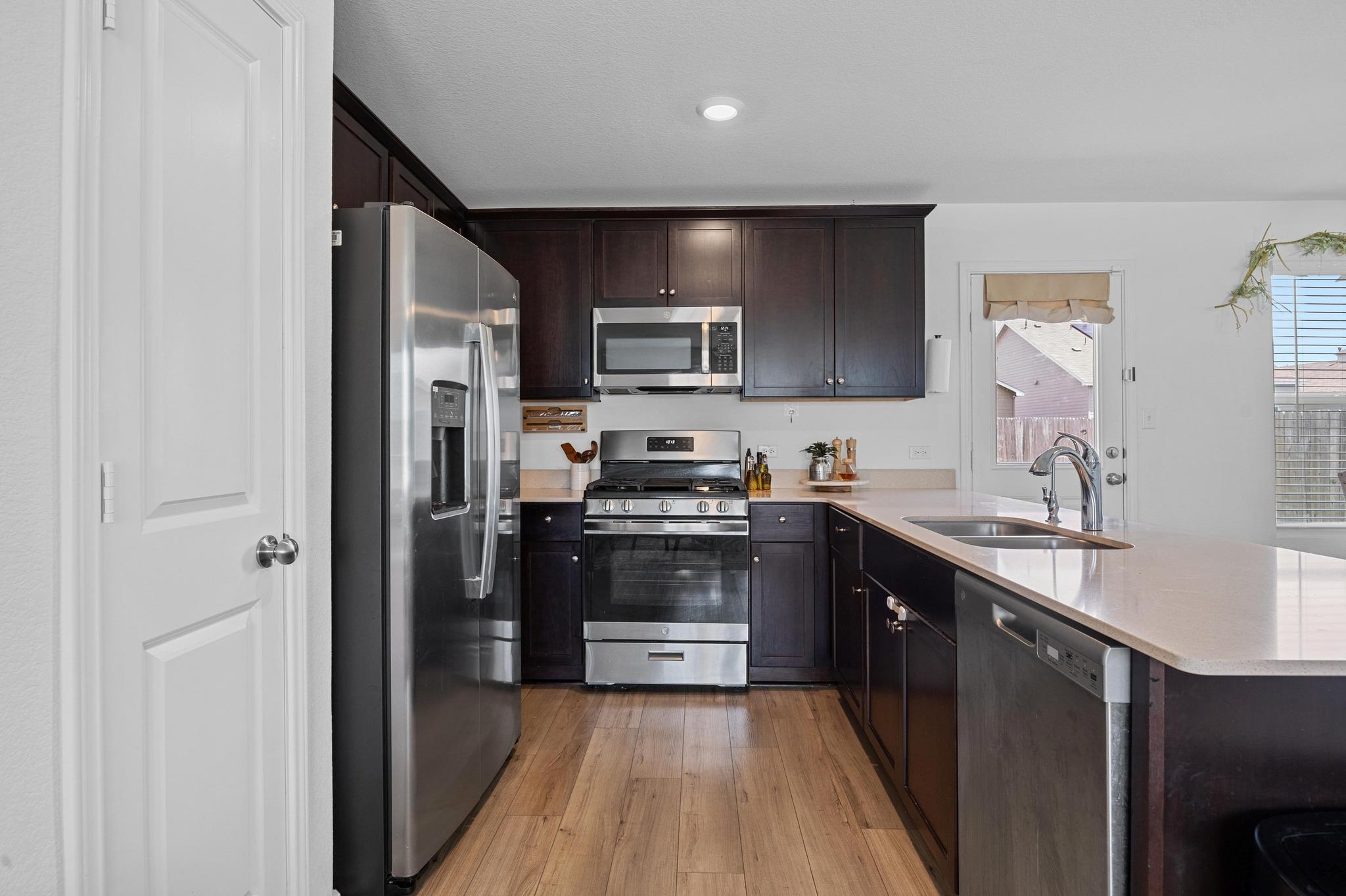 13712 Knights Branch Dr, Elgin, TX 78621