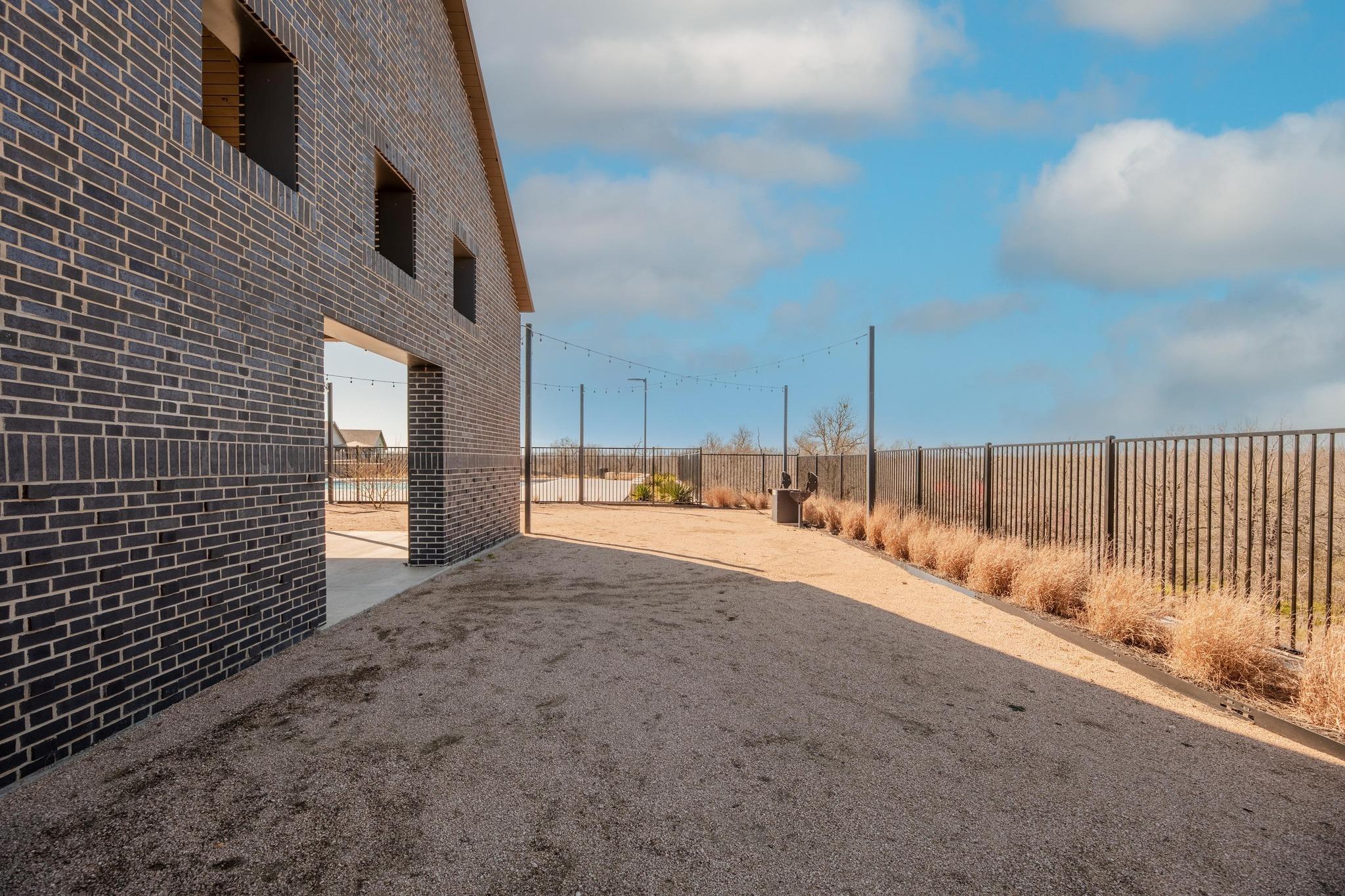 13712 Knights Branch Dr, Elgin, TX 78621