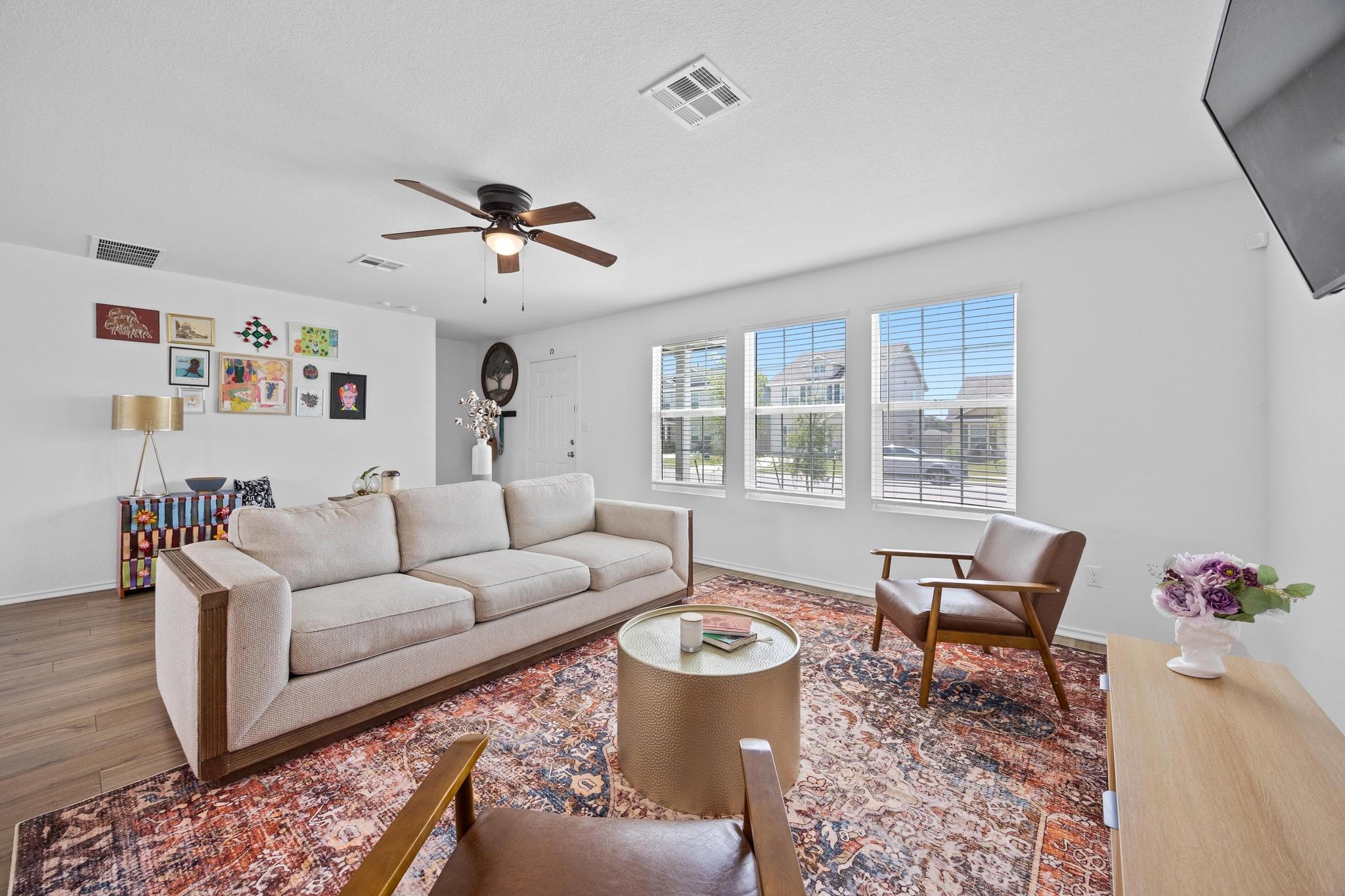 13712 Knights Branch Dr, Elgin, TX 78621