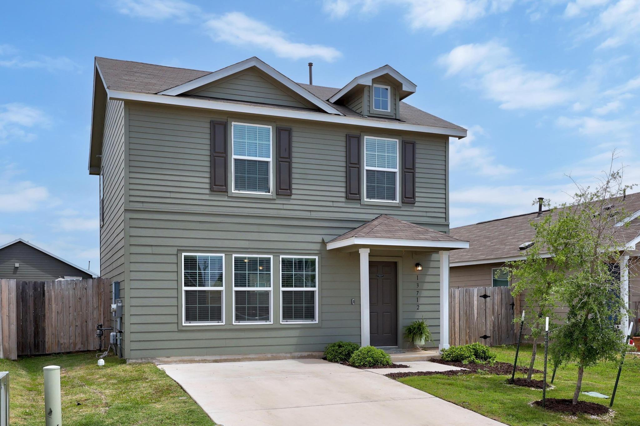 13712 Knights Branch Dr, Elgin, TX 78621