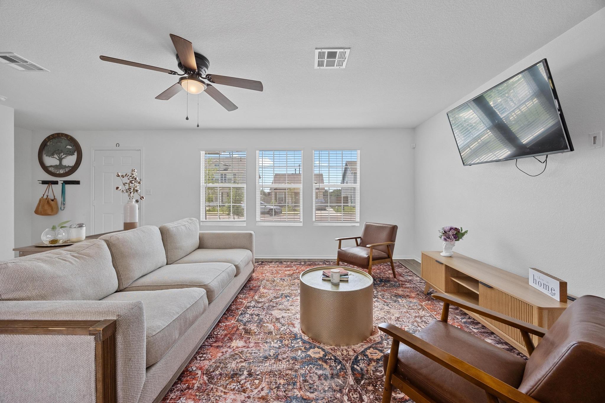 13712 Knights Branch Dr, Elgin, TX 78621