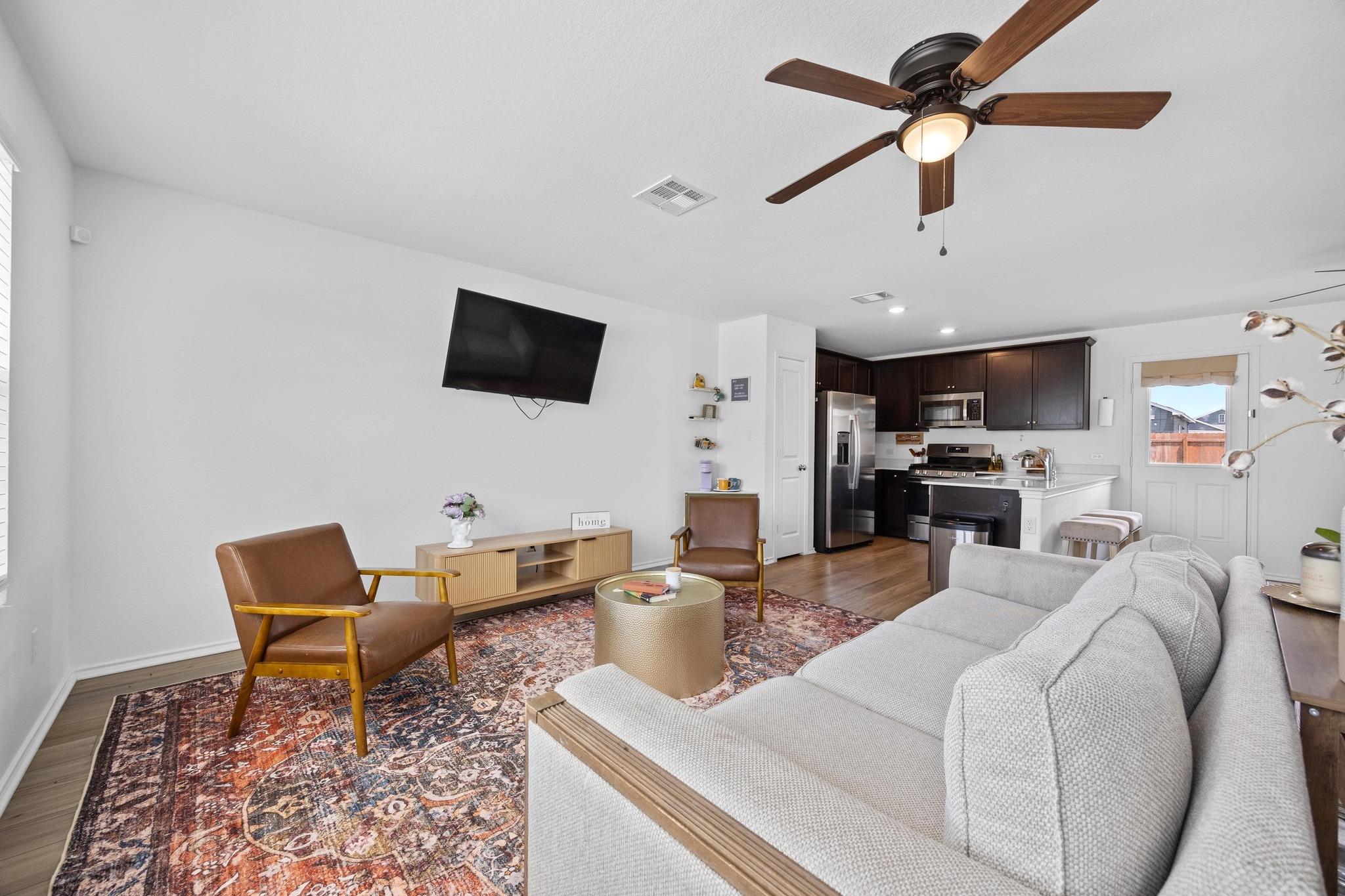 13712 Knights Branch Dr, Elgin, TX 78621