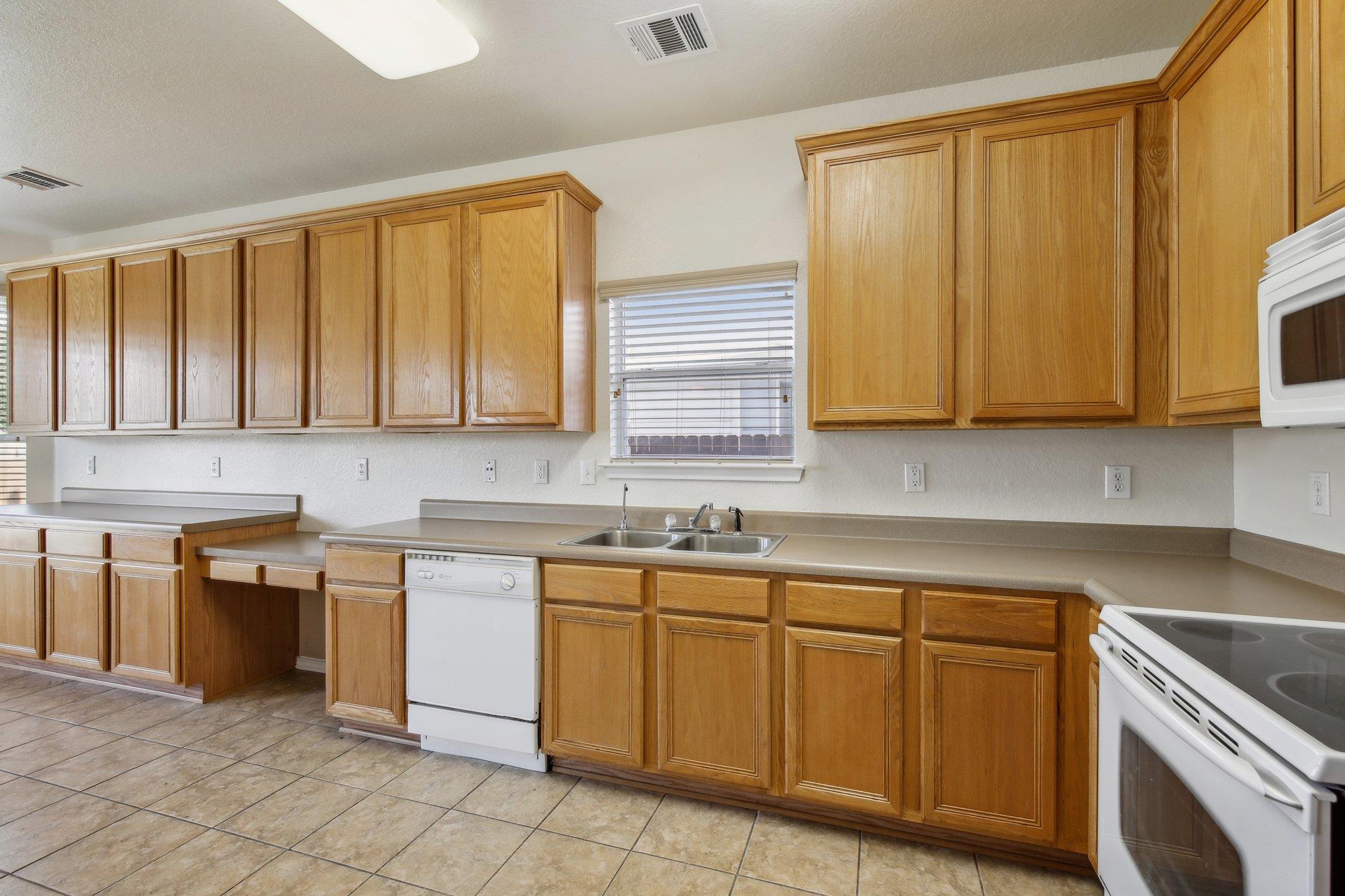 2430 Dove Crossing Dr, New Braunfels, TX 78130