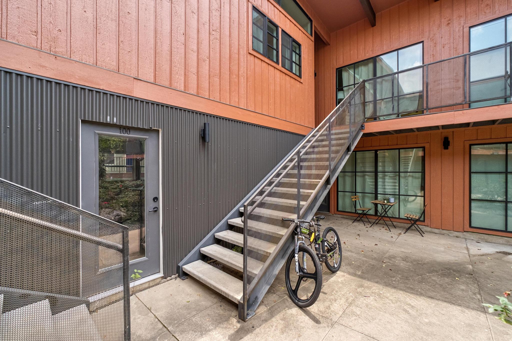 400 E 30th St # 200, Austin, TX 78705