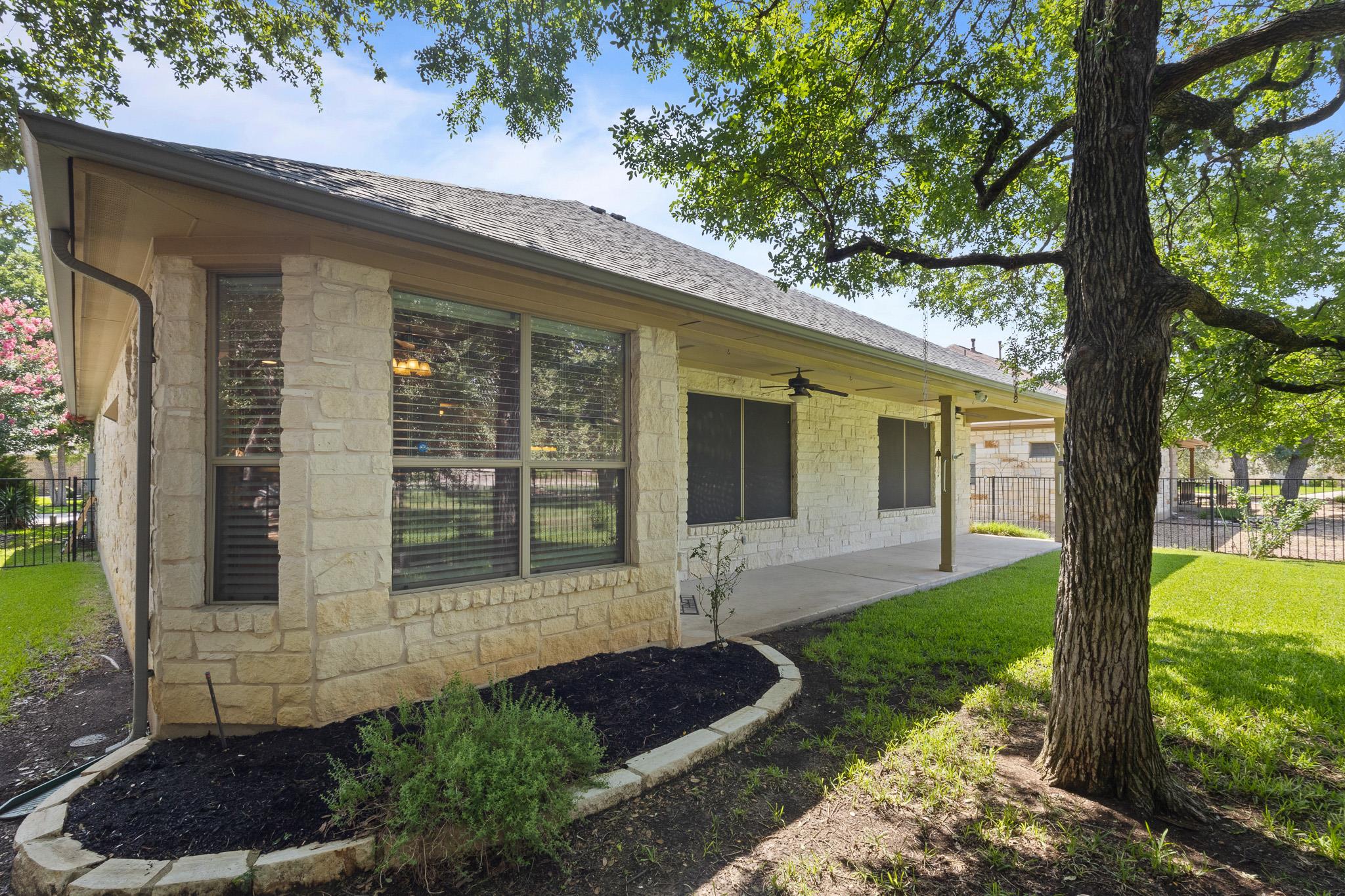 1005 Fort Davis St, Georgetown, TX 78633