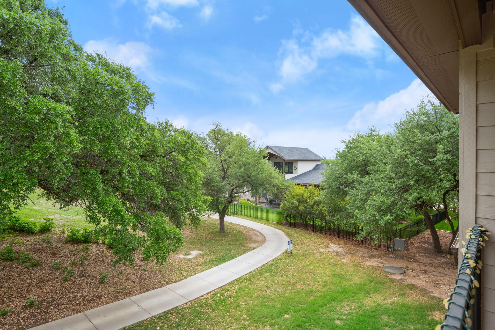 581 Demarett Dr, Point Venture, TX 78645