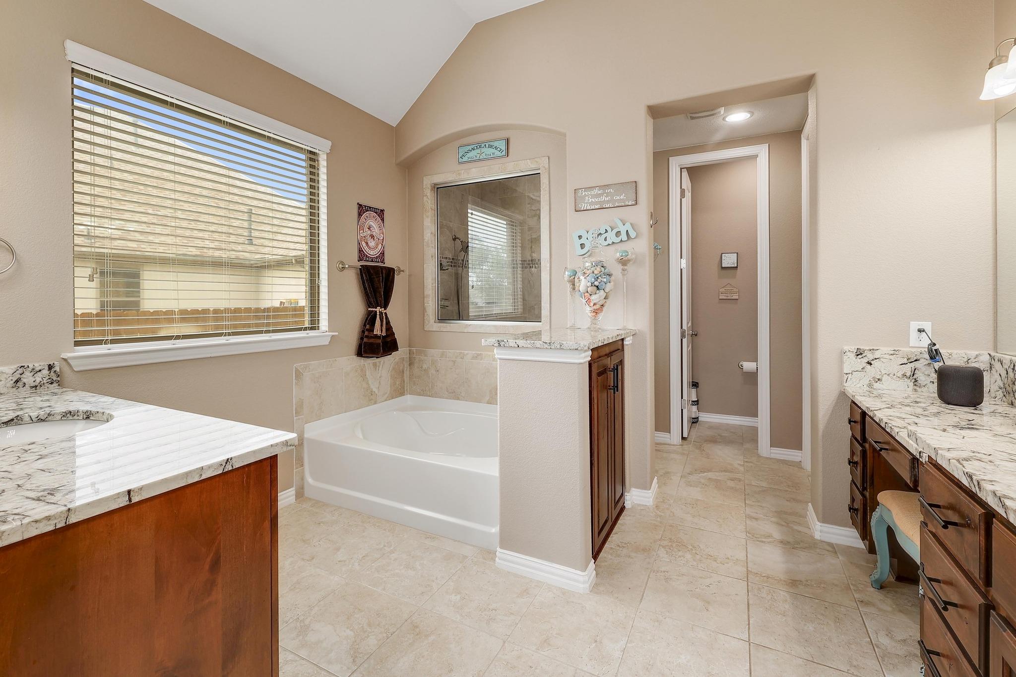 22218 W Cape Travis Bnd, Lago Vista, TX 78645