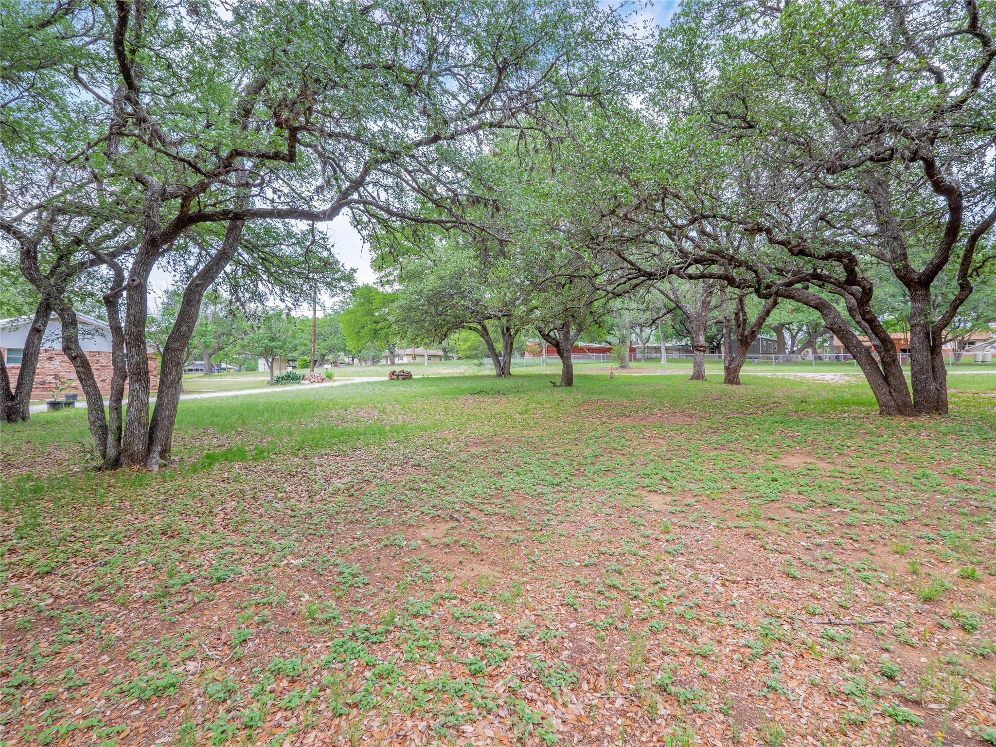 330 Yucca Dr, Kingsland, TX 78639