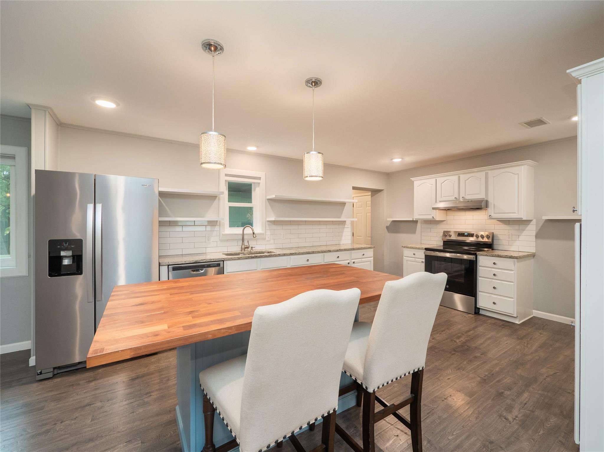 330 Yucca Dr, Kingsland, TX 78639