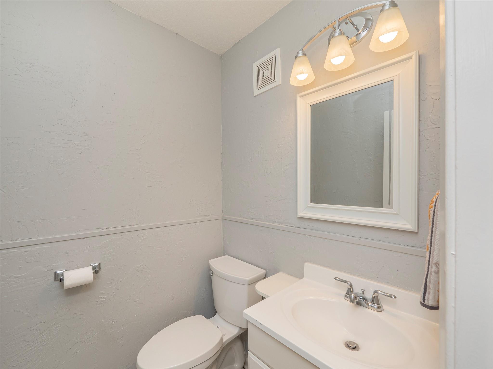 330 Yucca Dr, Kingsland, TX 78639