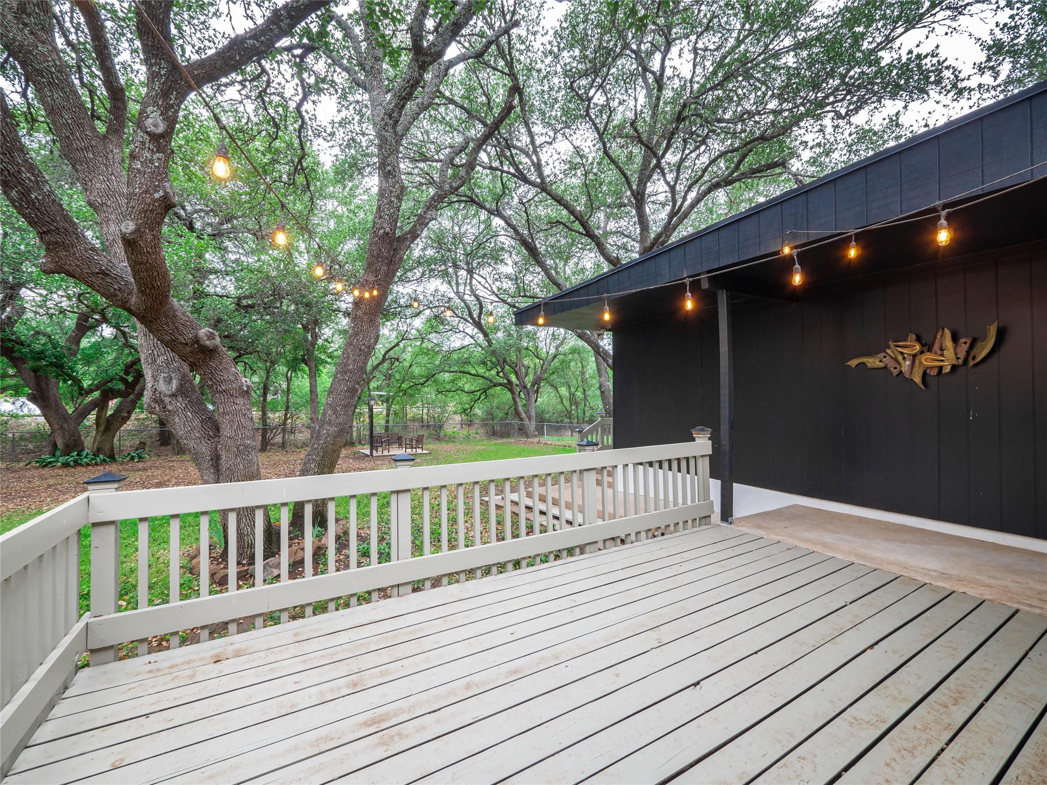 330 Yucca Dr, Kingsland, TX 78639