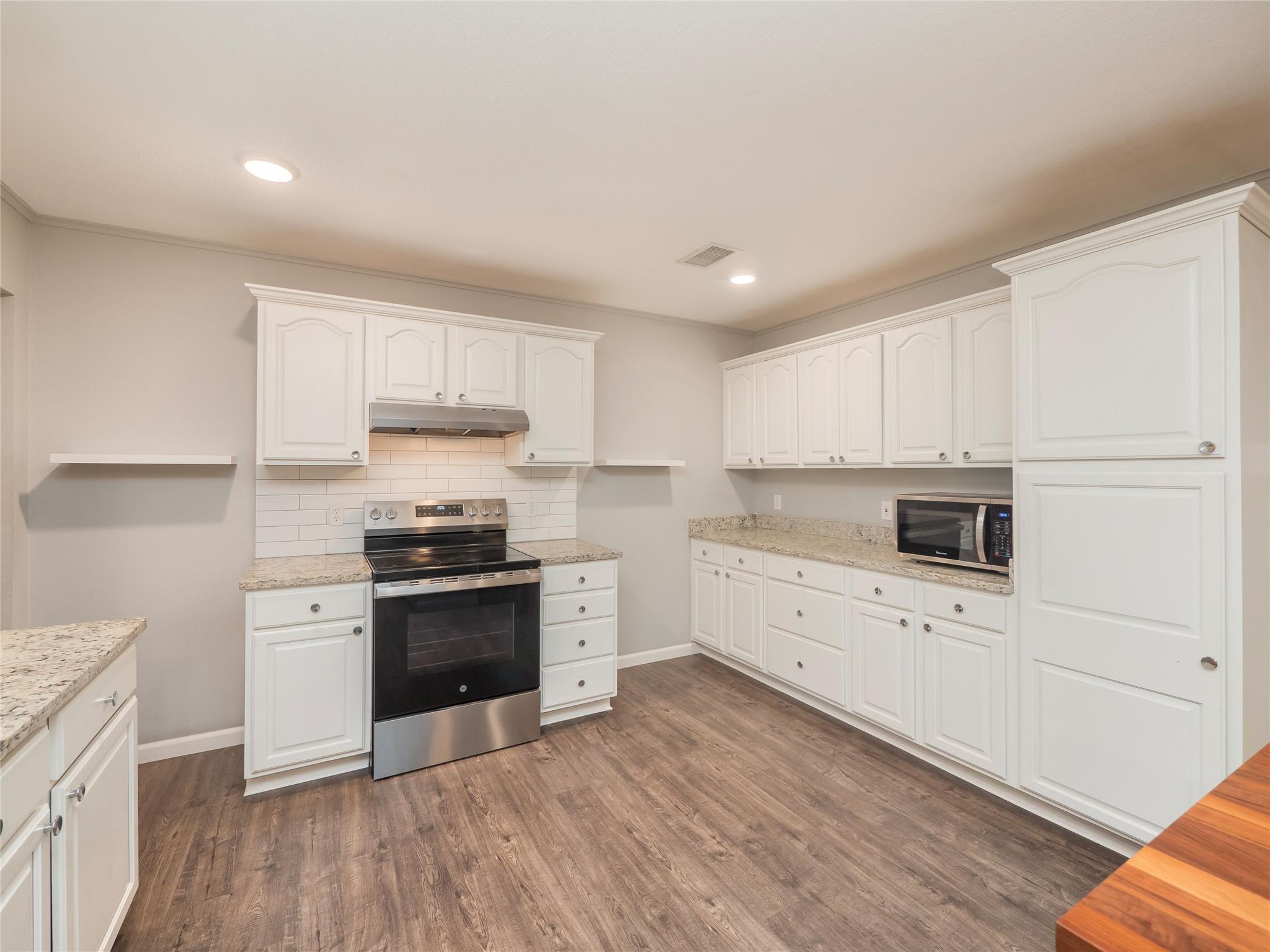 330 Yucca Dr, Kingsland, TX 78639