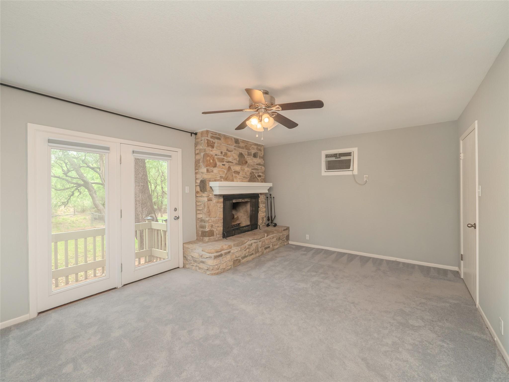 330 Yucca Dr, Kingsland, TX 78639