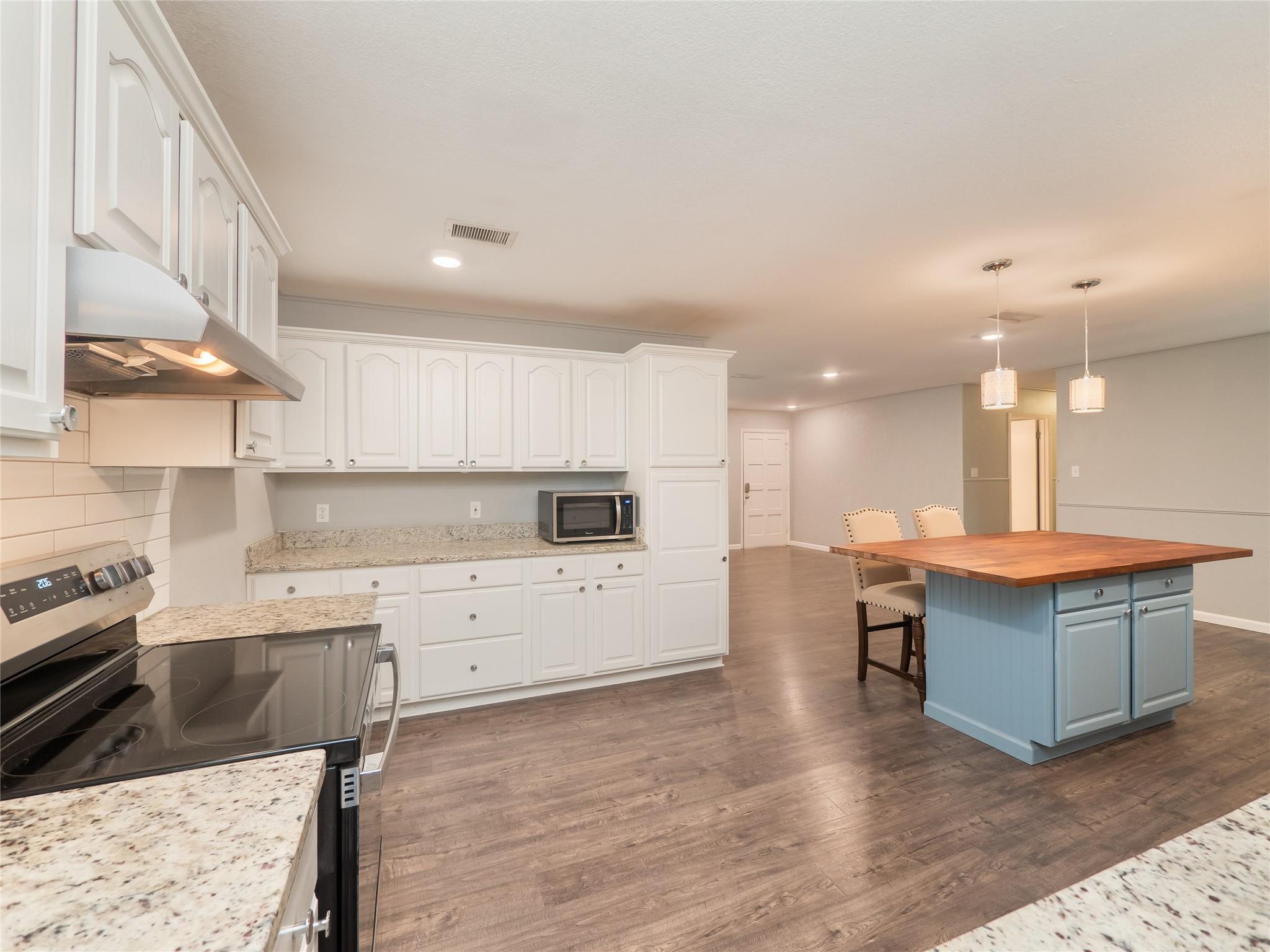 330 Yucca Dr, Kingsland, TX 78639