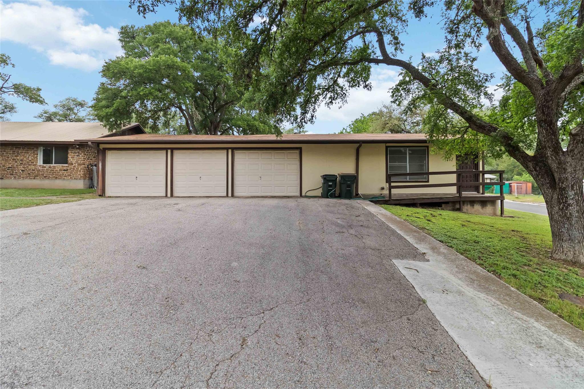 1402 Brown St, San Marcos, TX 78666