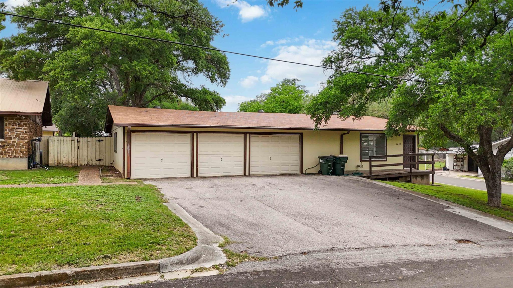 1402 Brown St, San Marcos, TX 78666