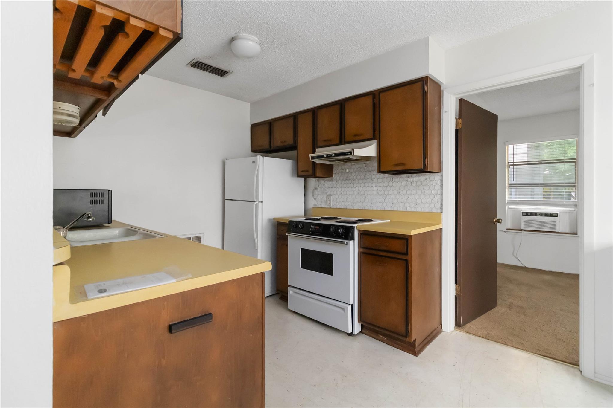 1402 Brown St, San Marcos, TX 78666