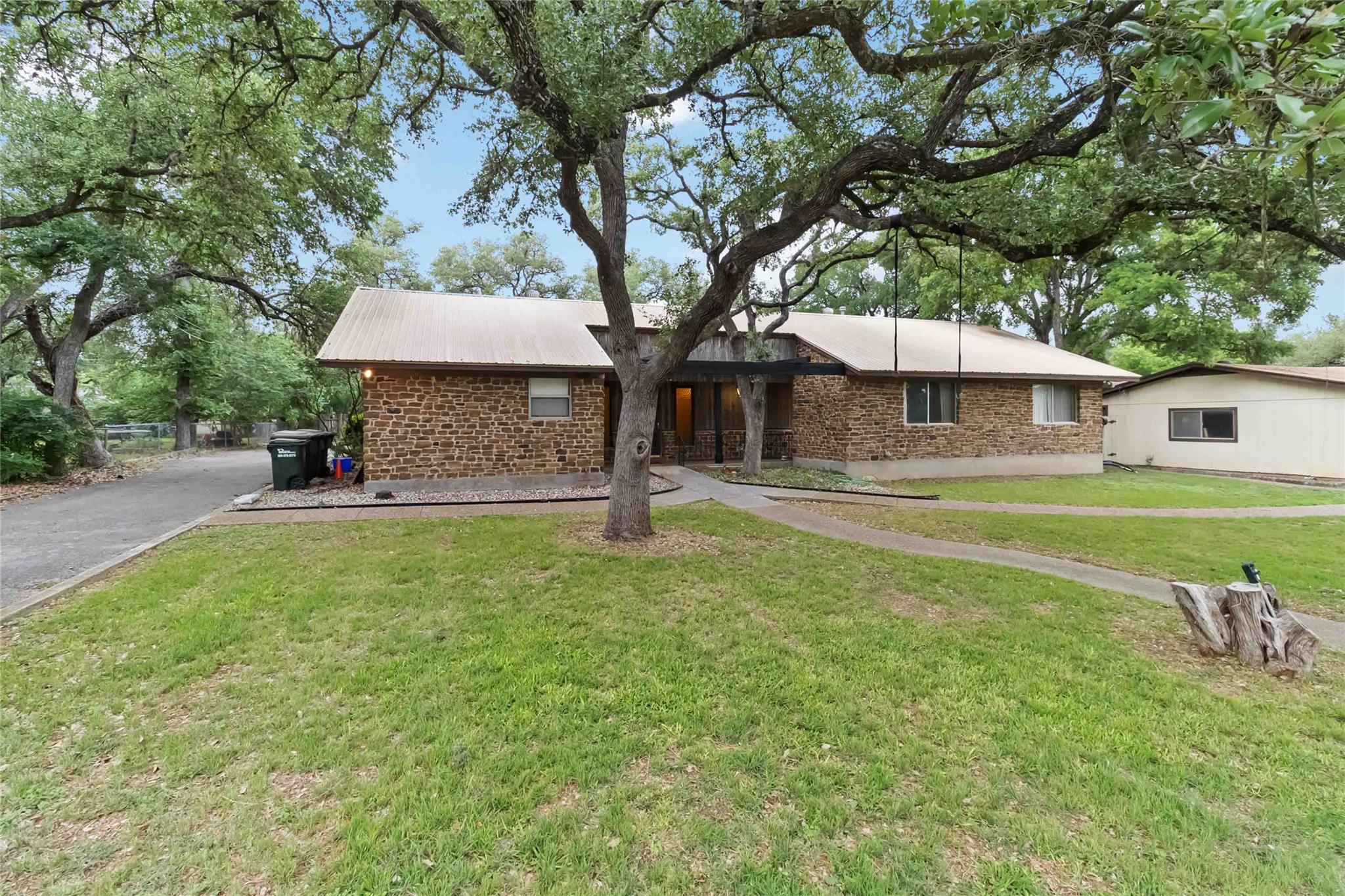 1402 Brown St, San Marcos, TX 78666