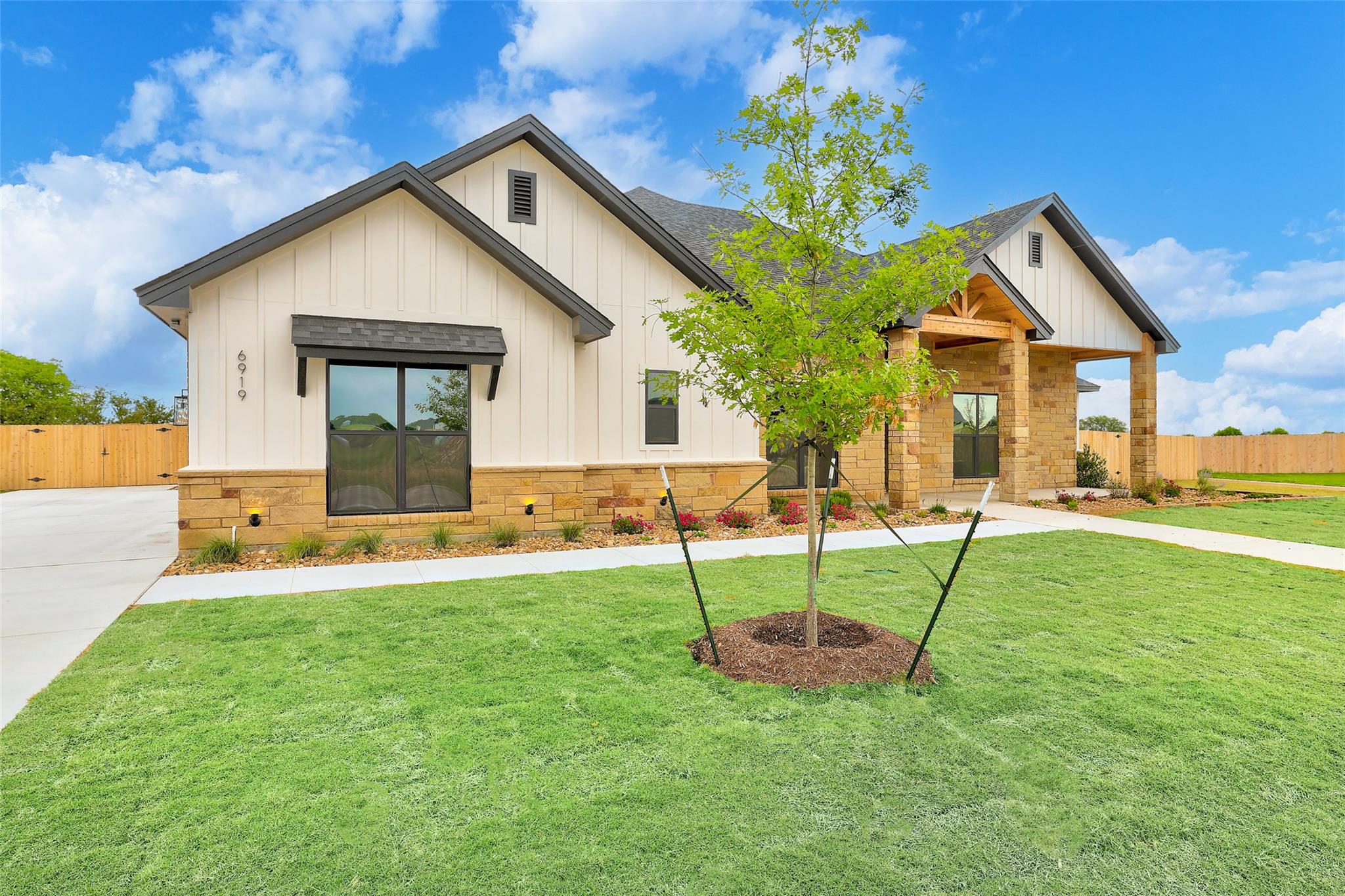 6919 Cherry Laurel Rd, Salado, TX 76571