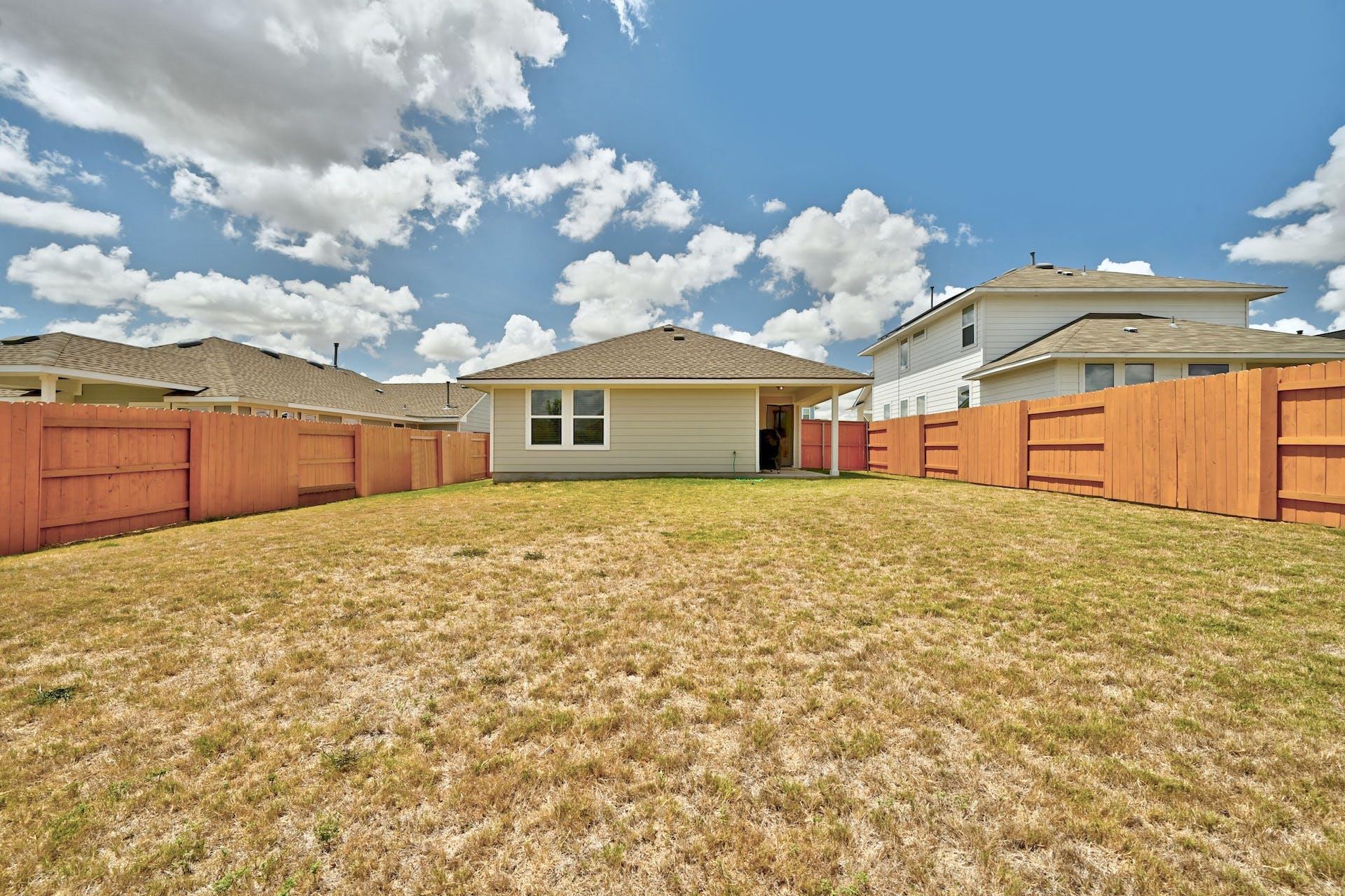 155 Lyndon Dr, San Marcos, TX 78666