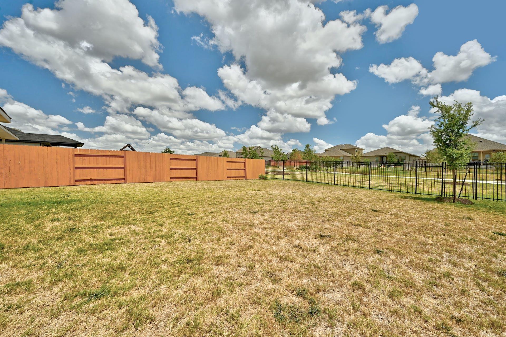 155 Lyndon Dr, San Marcos, TX 78666