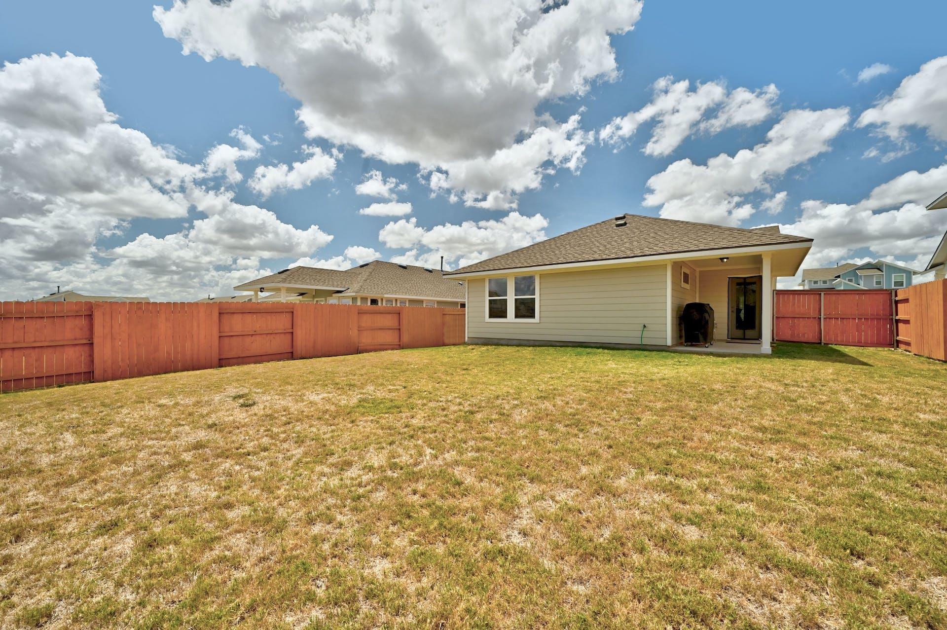 155 Lyndon Dr, San Marcos, TX 78666