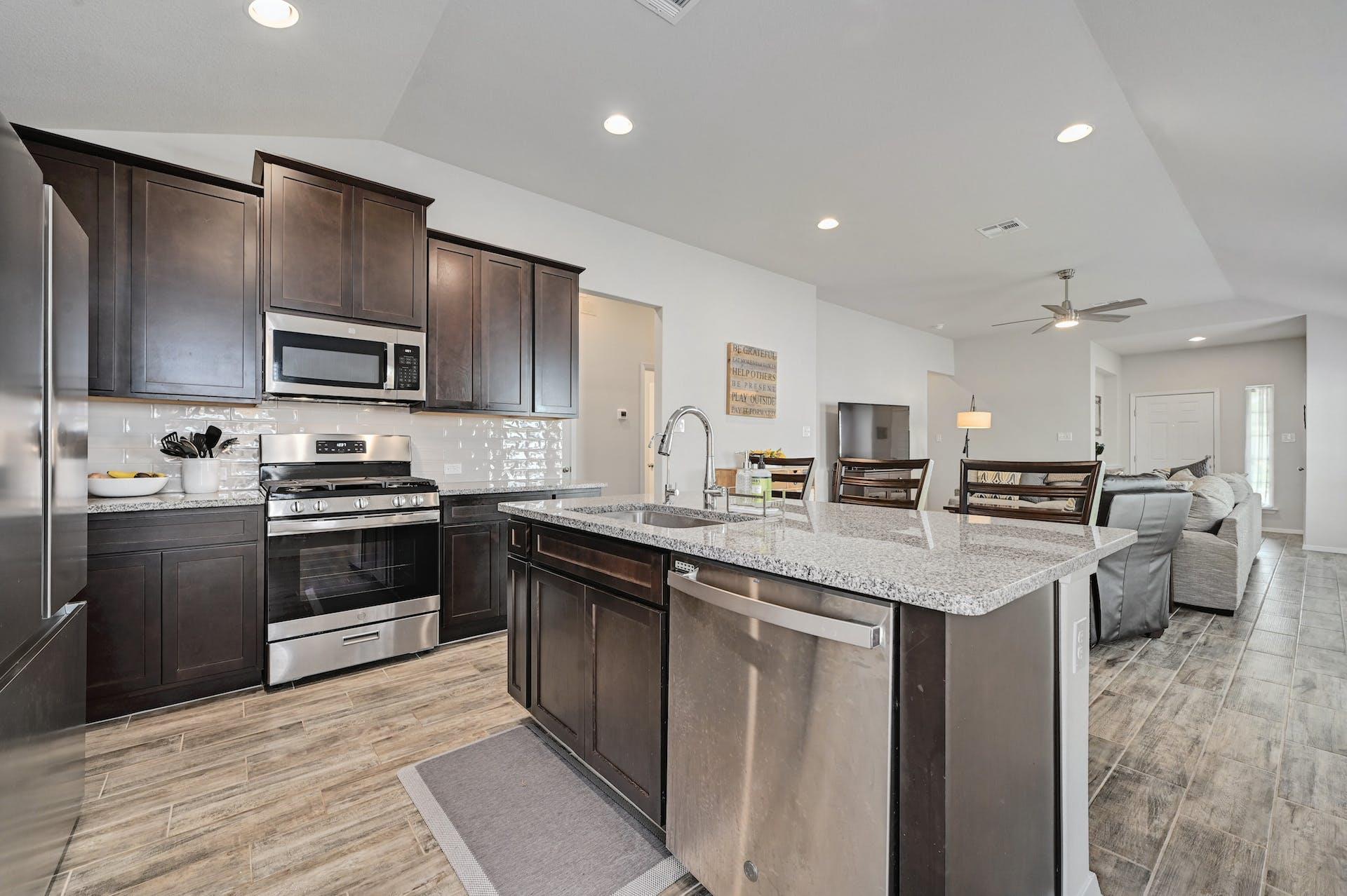 155 Lyndon Dr, San Marcos, TX 78666
