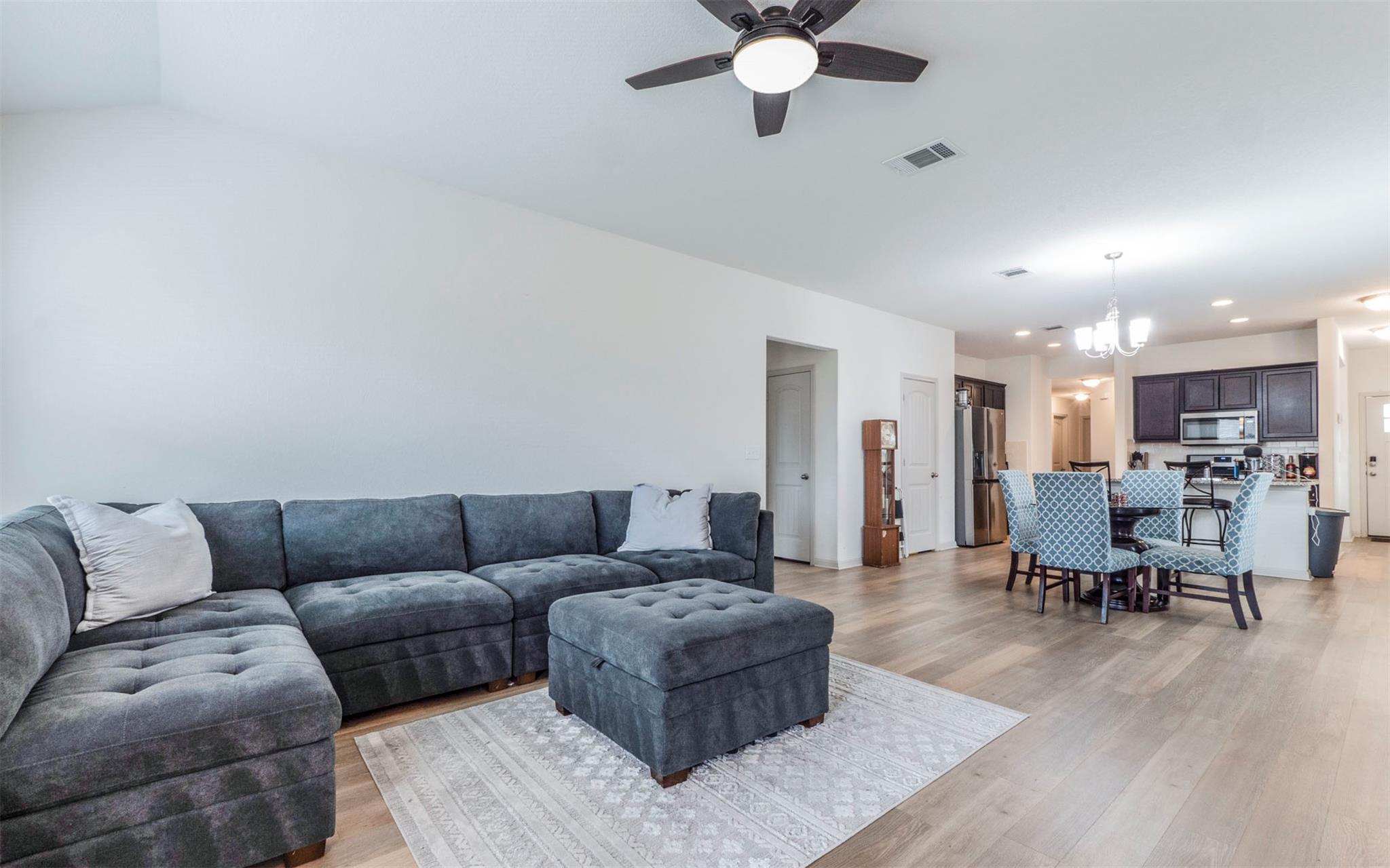216 Frederick Dr, Georgetown, TX 78626