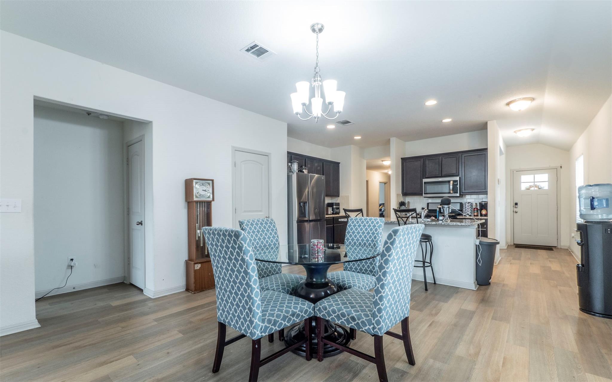 216 Frederick Dr, Georgetown, TX 78626